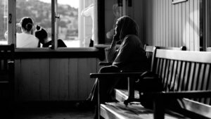Woman in waiting room — Photo by Kordanalev on Pexels